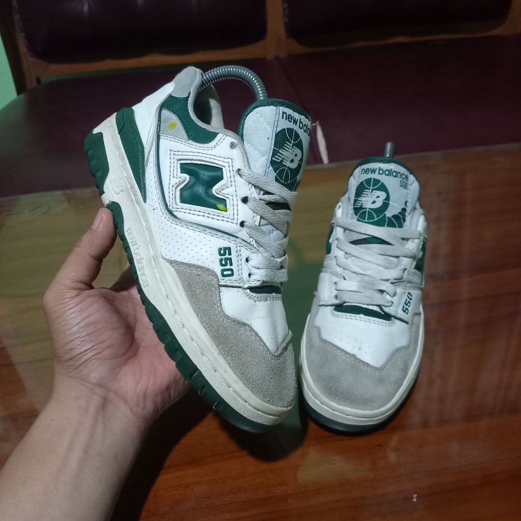NEW BALANCE 550 WHITE GREEN SNEAKERS PRIA WANITA SEPATU SECOND BRANDED