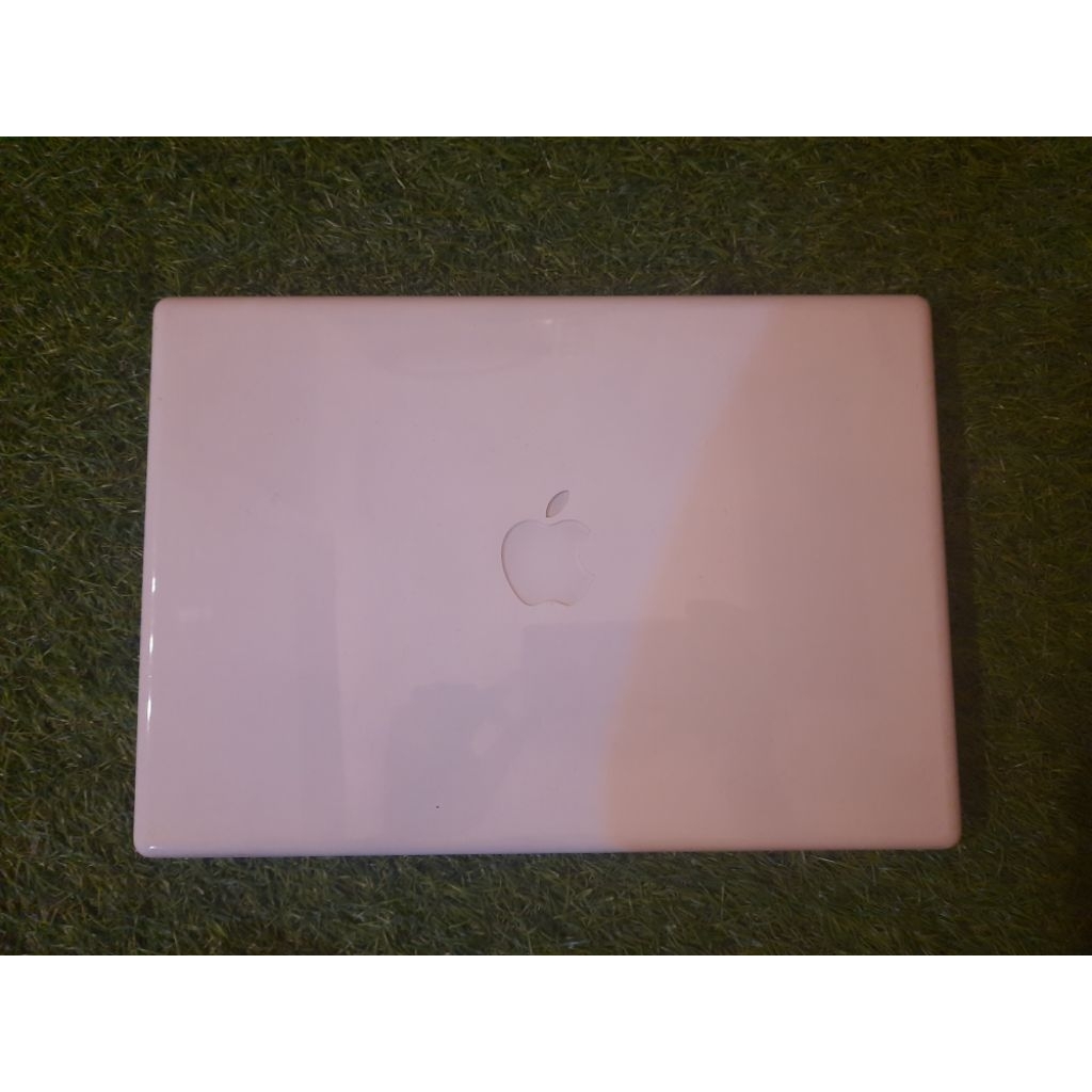 MacBook White A1182 Tahun 2006 Bekas/Rusak