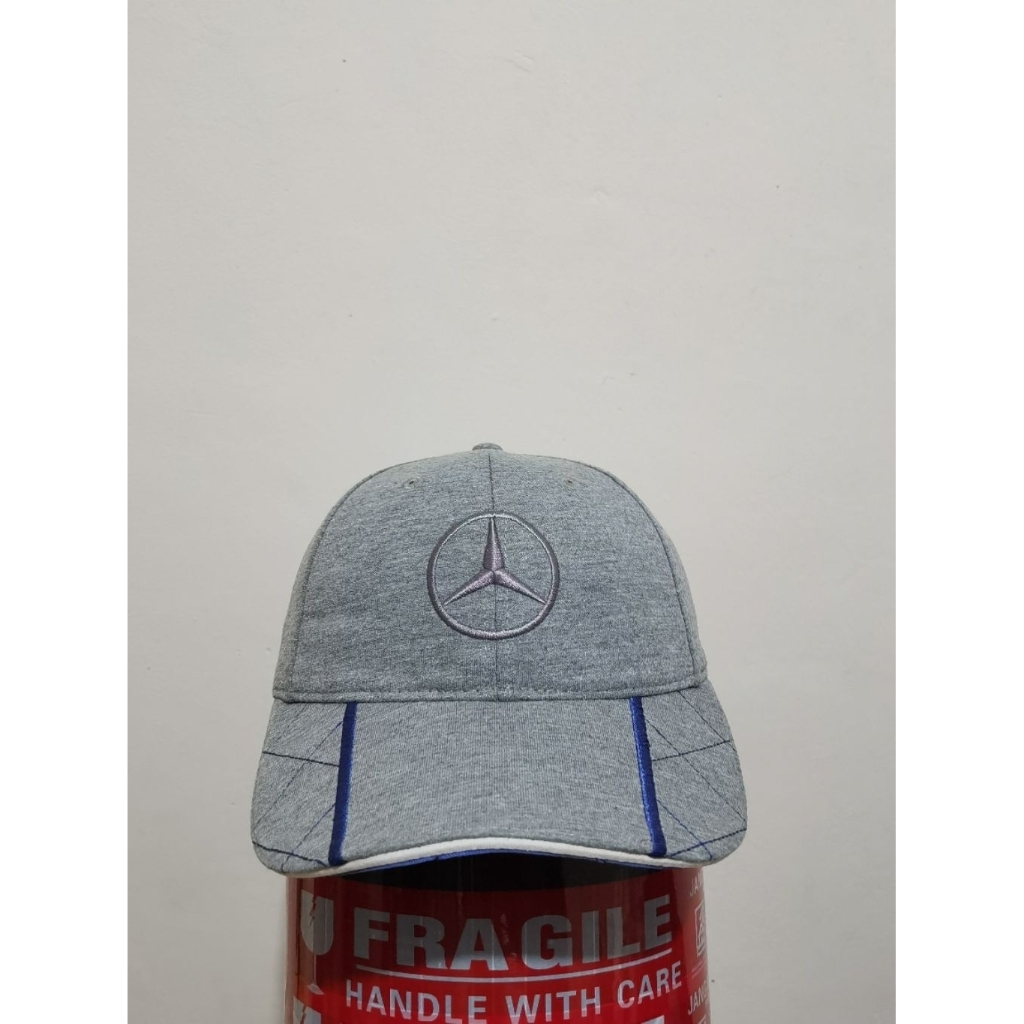 topi Mercedes-Benz