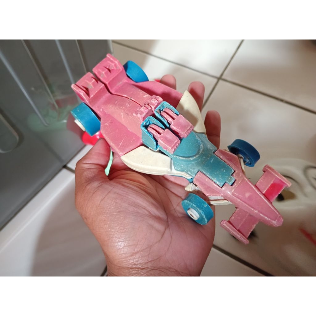mobil robot jadul plastik