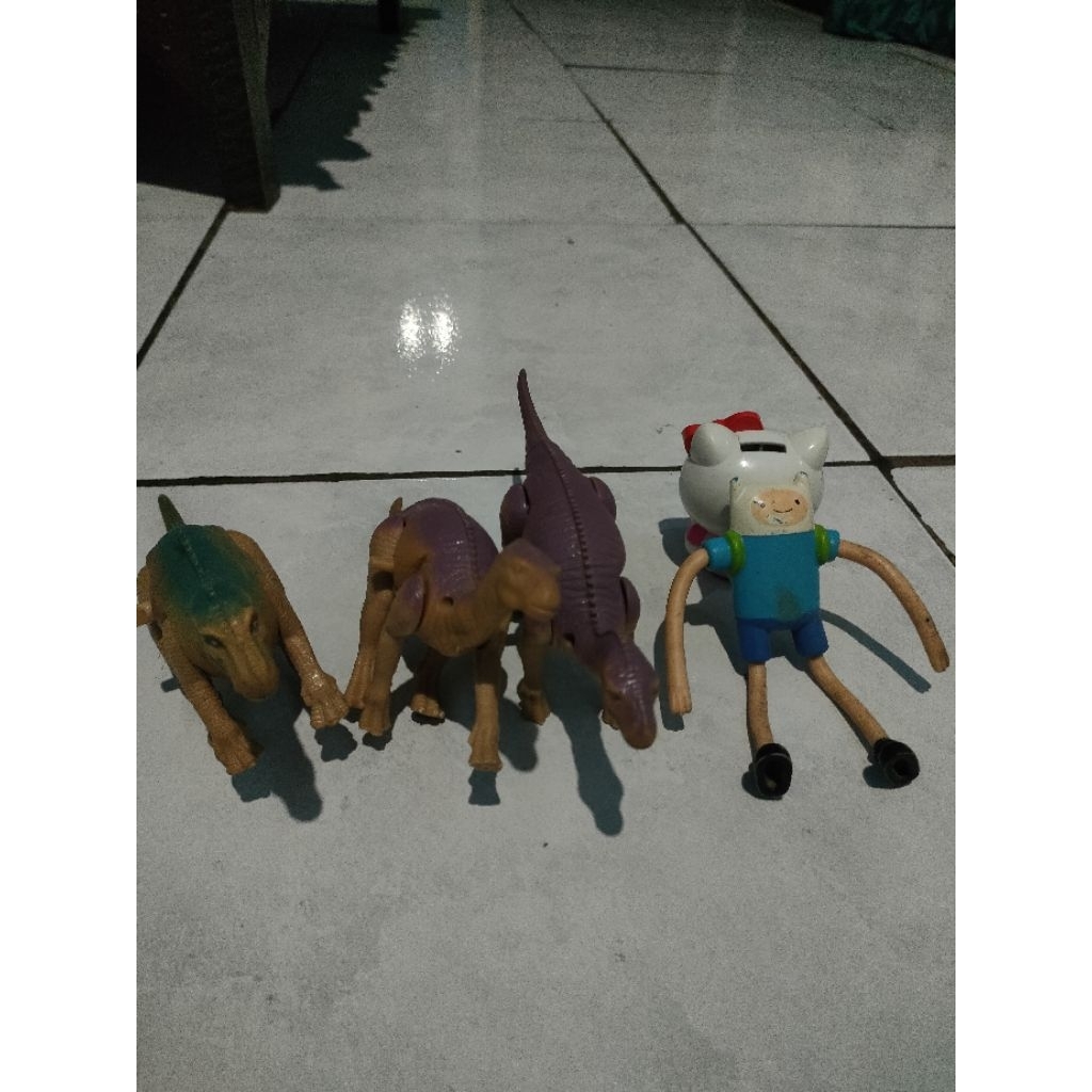 mainan hewan dinosaurus