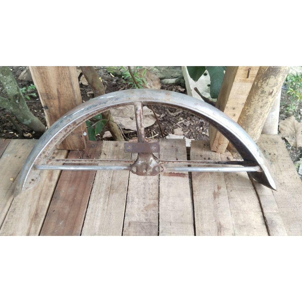 Slebor spakbor depan original a100 pnp. CB