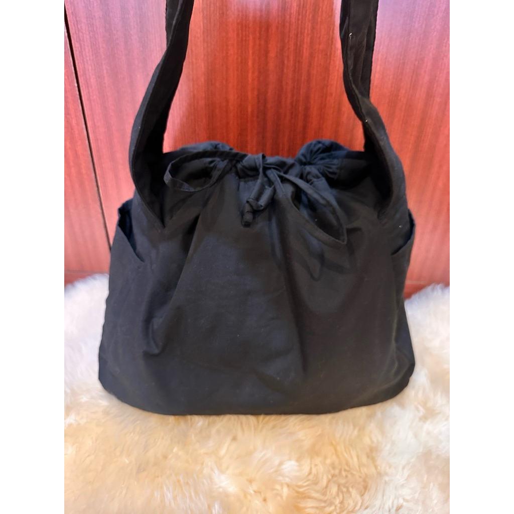 tas SLEMPANG wanita Uniqlo jumbo