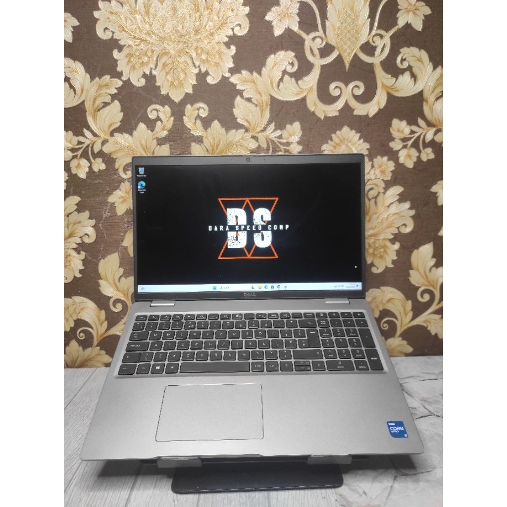 DELL LATITUDE 5520 I7-1185G7 / 8GB RAM / 128GB SSD / FHD IPS / INTEL IRIS XE