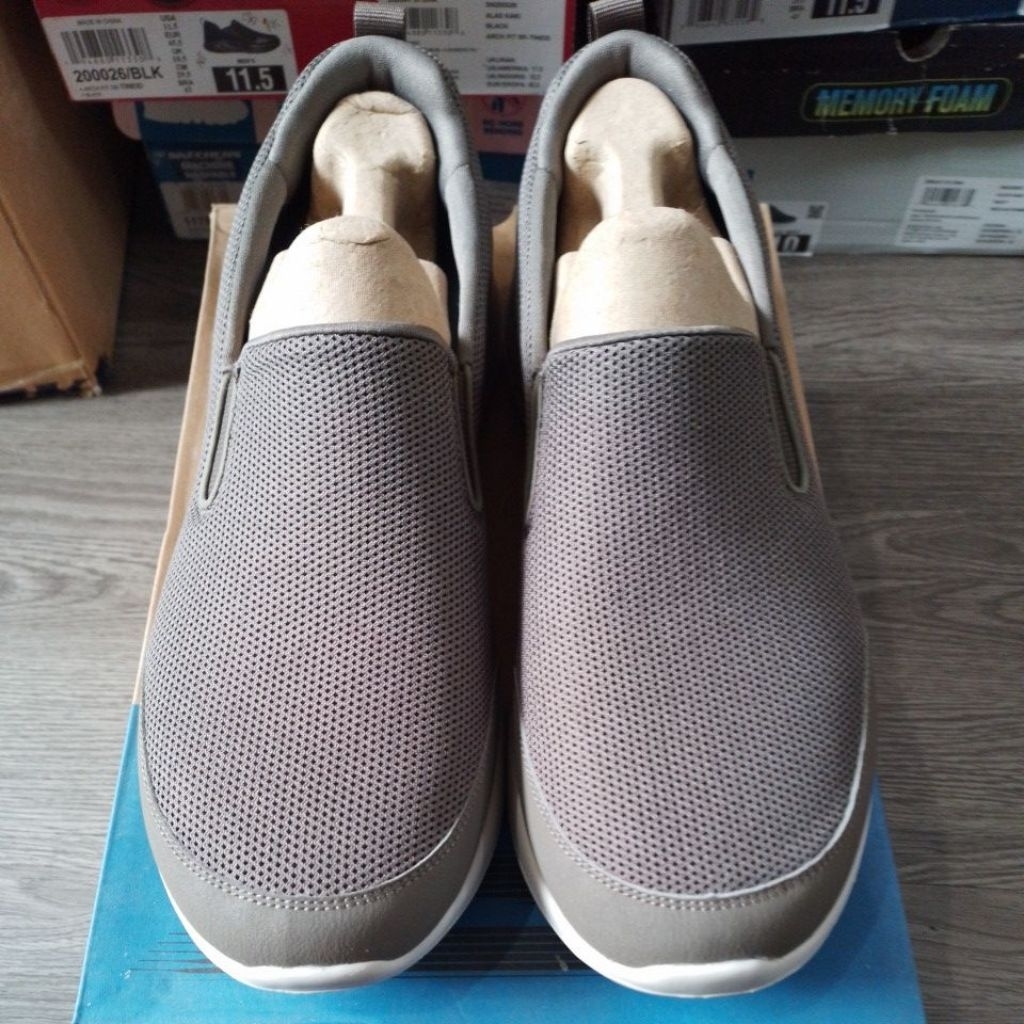 Sepatu S 216010/KHK