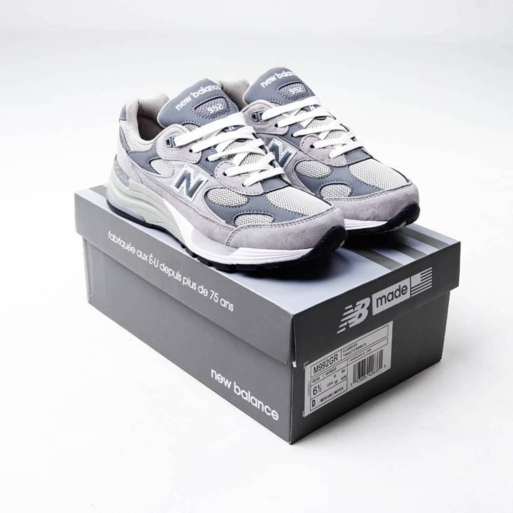 (MARKET) Sepatu Sneakers New Balance M992GR Grey - 992