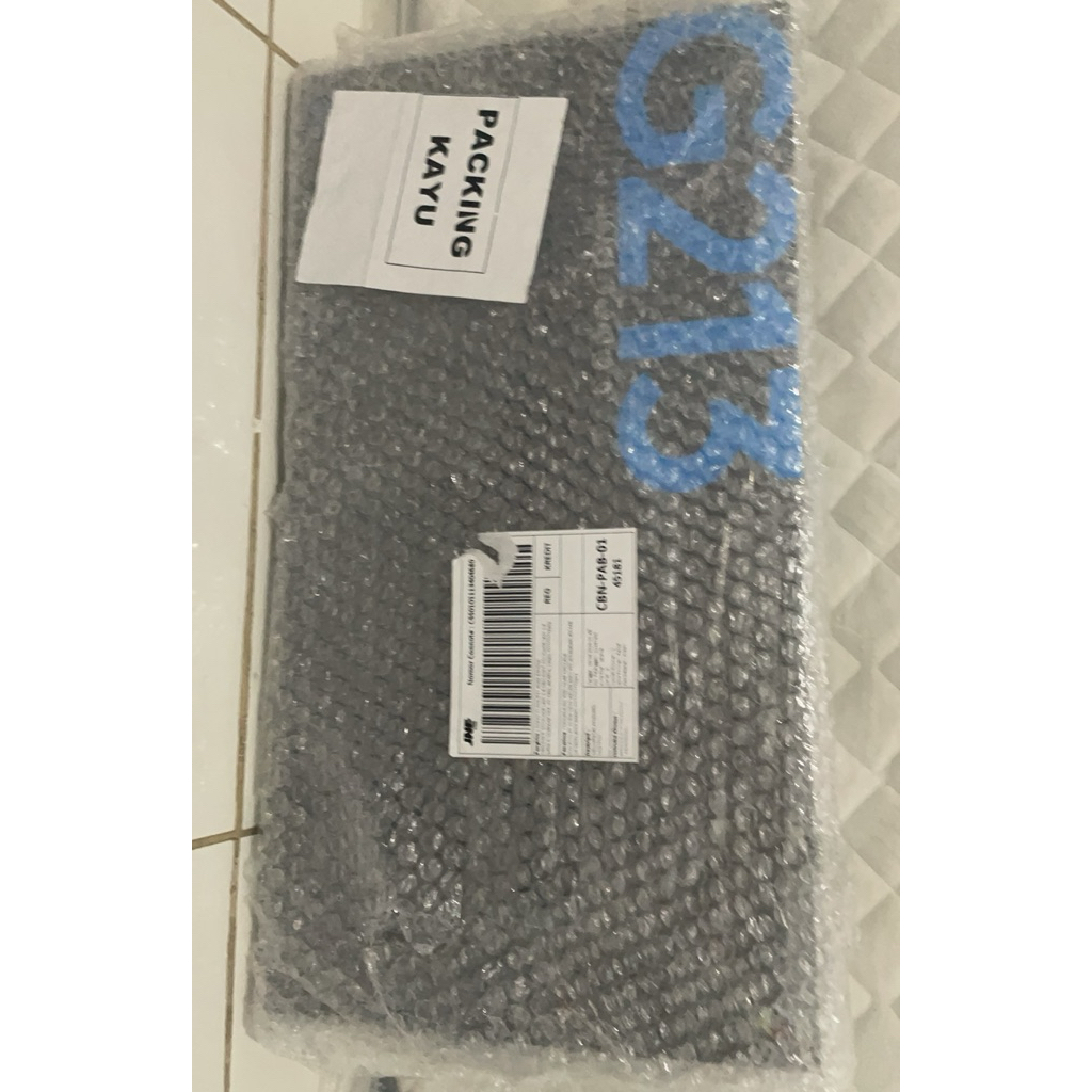 Logitech G213