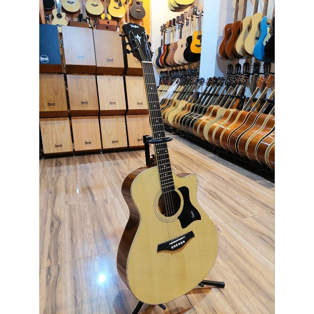 Gitar Akustik Taylor