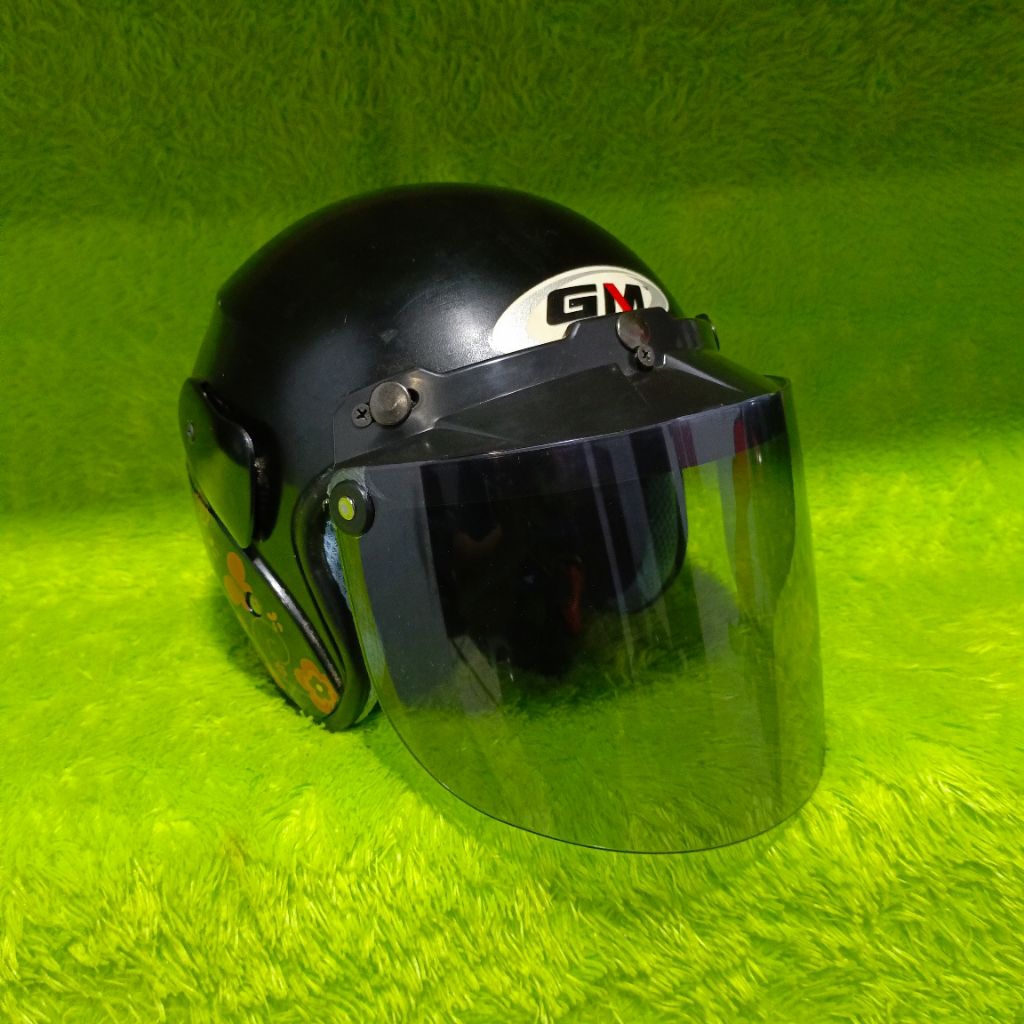 helm second helm bekas anak / GM anak