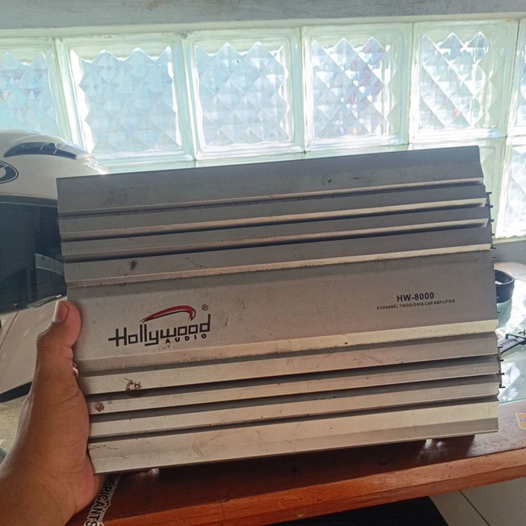power amplifier Hollywood hw-8000 4 channel