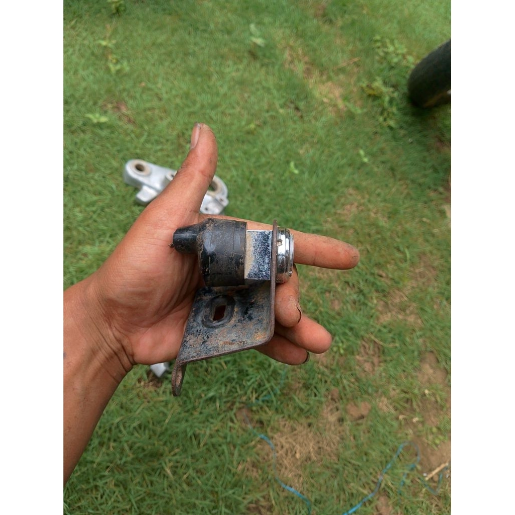 Pangkon Kunci Kontak Honda CB100 CB125 CG Original