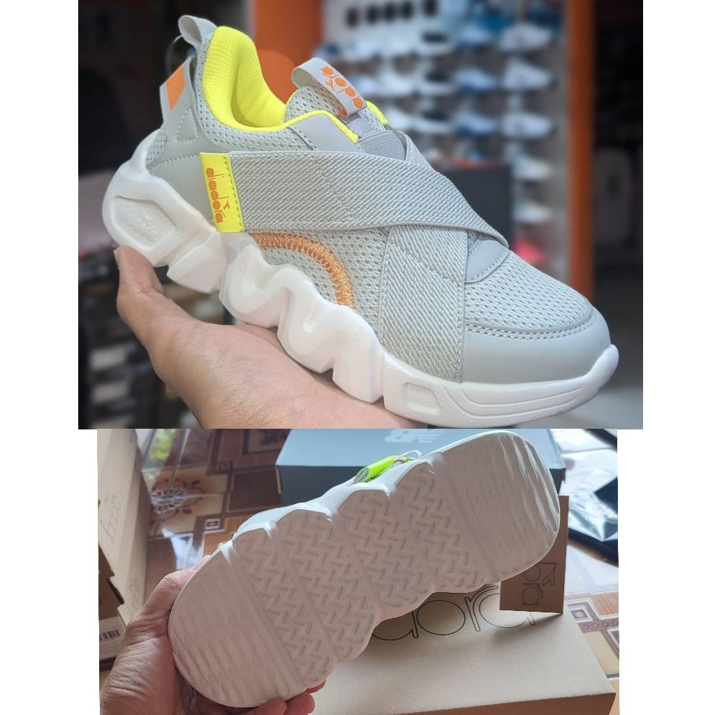 Sepatu anak diadora