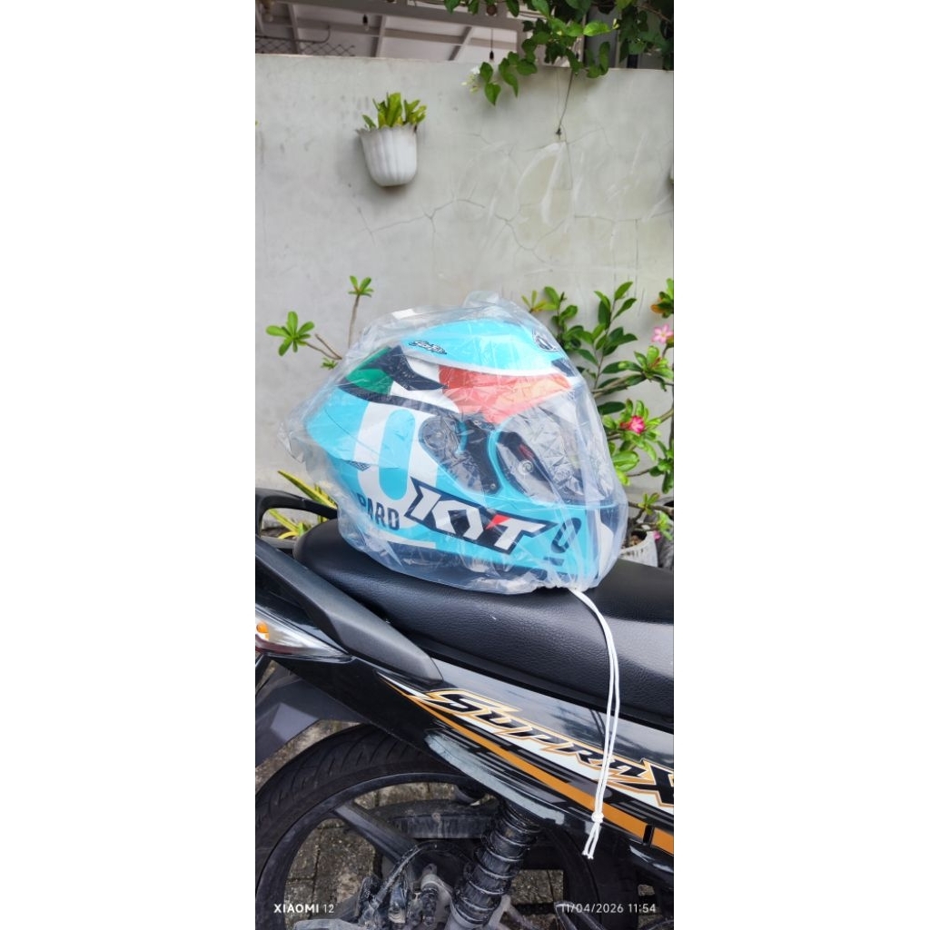 sarung helm bening sarung helm transparan cover helm kyt