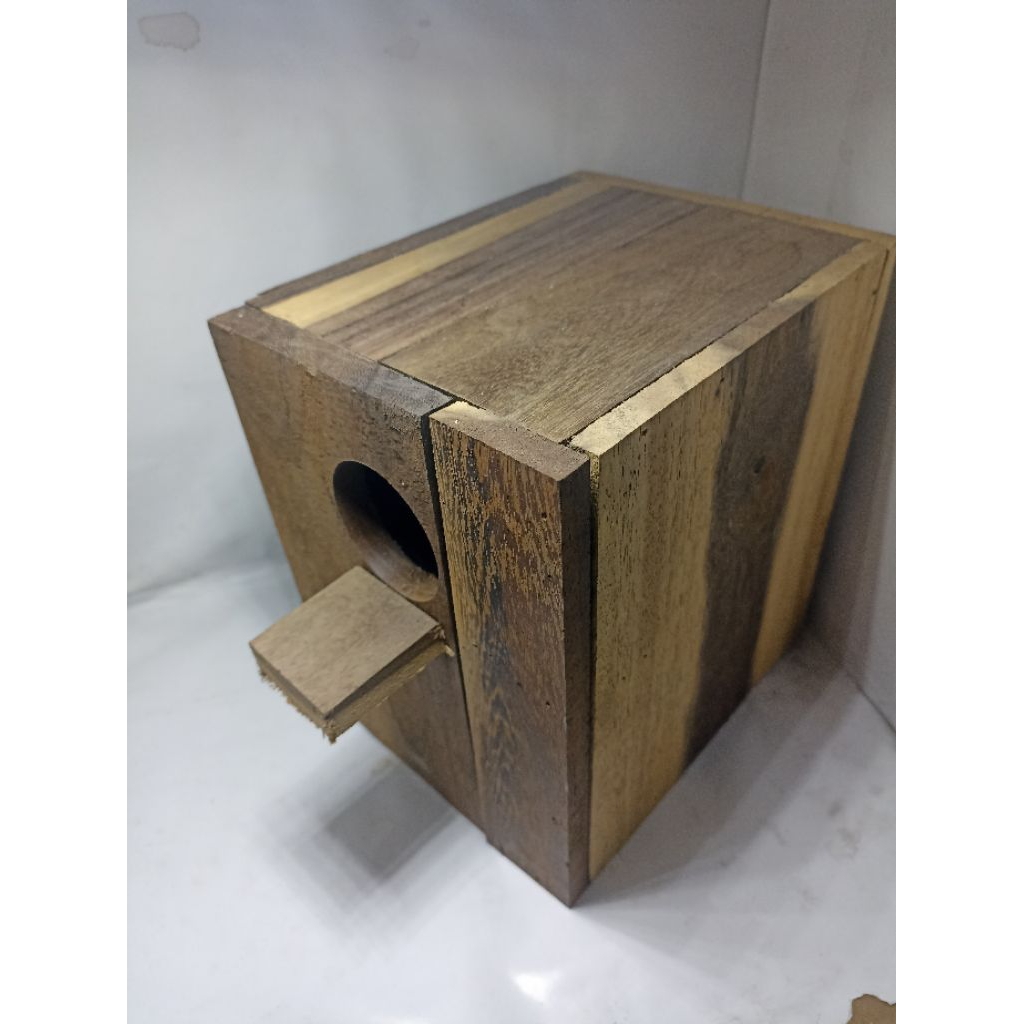 Glodok Parkit Lovebird Kayu Mahoni Unik, Desain Rumah Nyaman