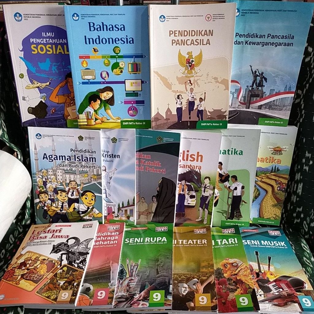 buku paket pelajaran untuk siswa SMP kelas 9 kurikulum merdeka lengkap
