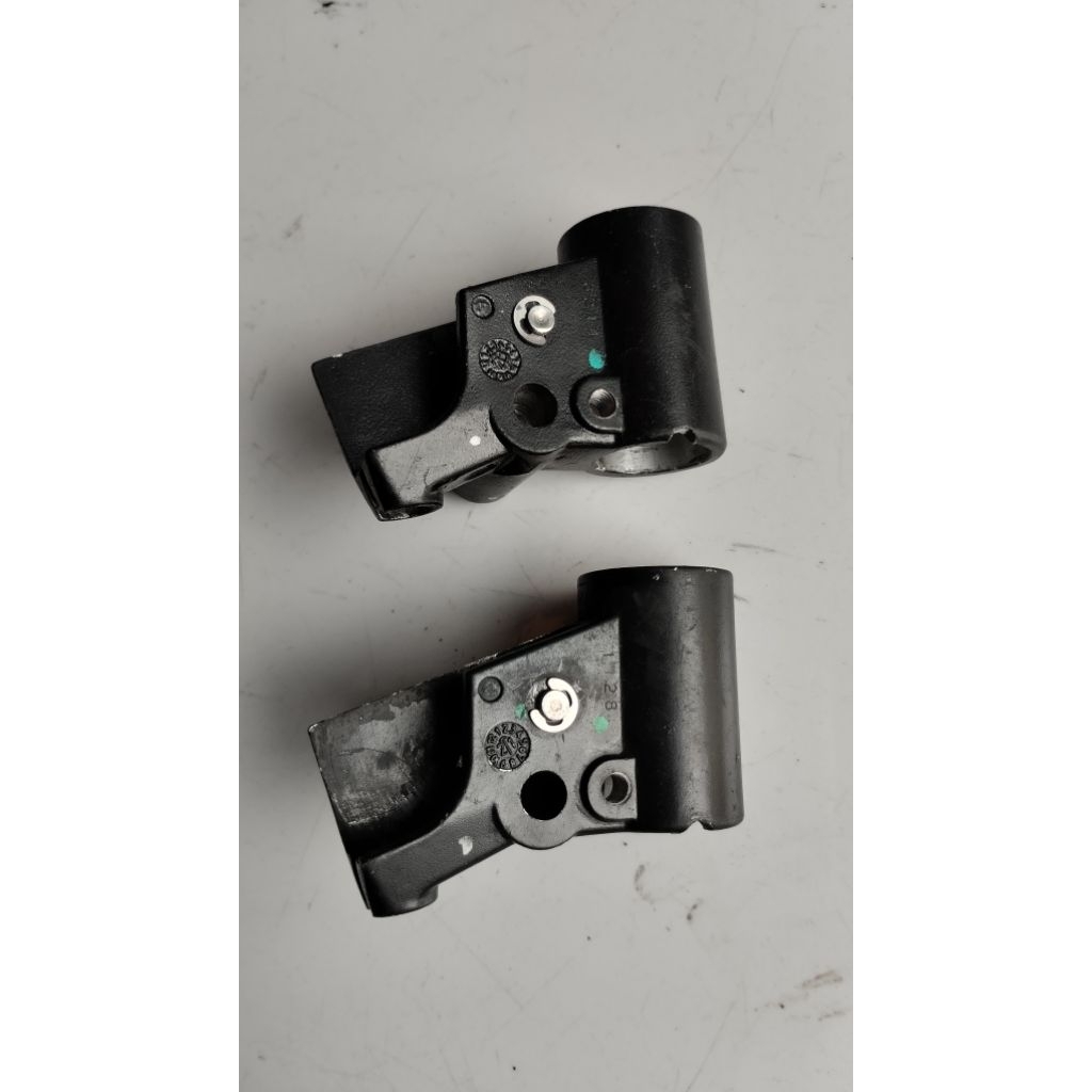 Dudukan Spion Vespa Matic LX S Sprint Primavera IGET / Dudukan Handle Rem Kiri Vespa Matic IGET