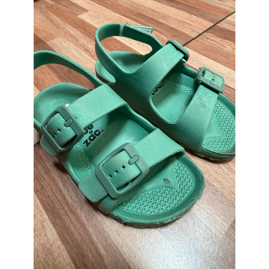 Preloved Sepatu Sendal Zoe & Zac