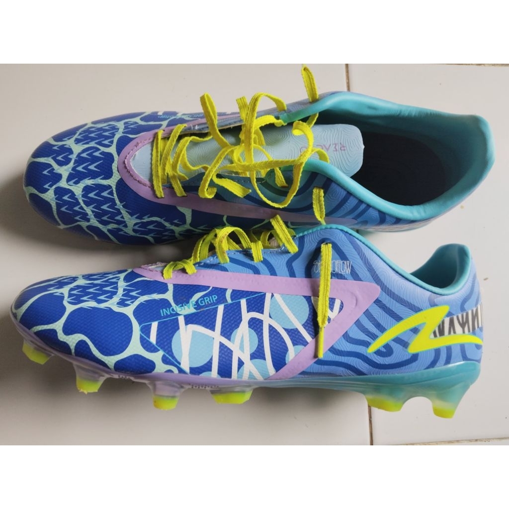 Sepatu Bola Specs Elite size 44