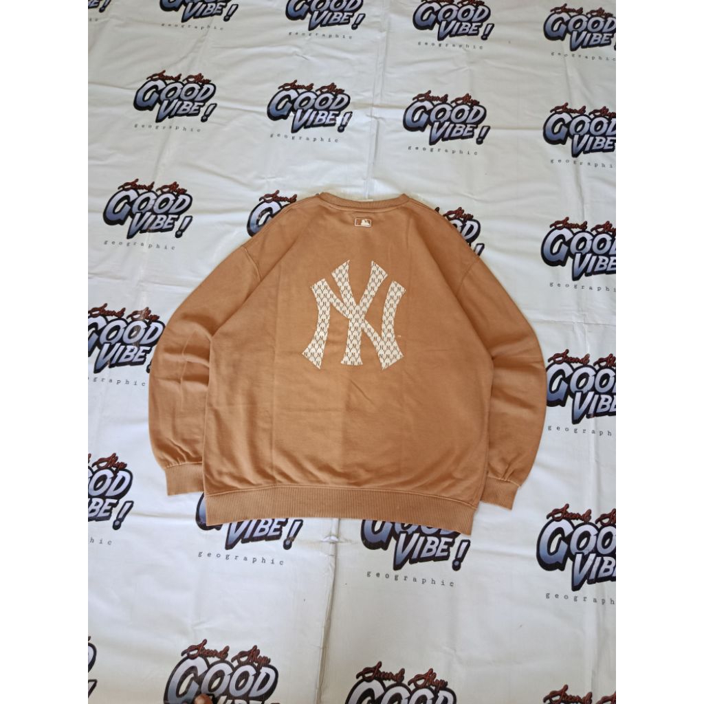 MLB backhit big logo