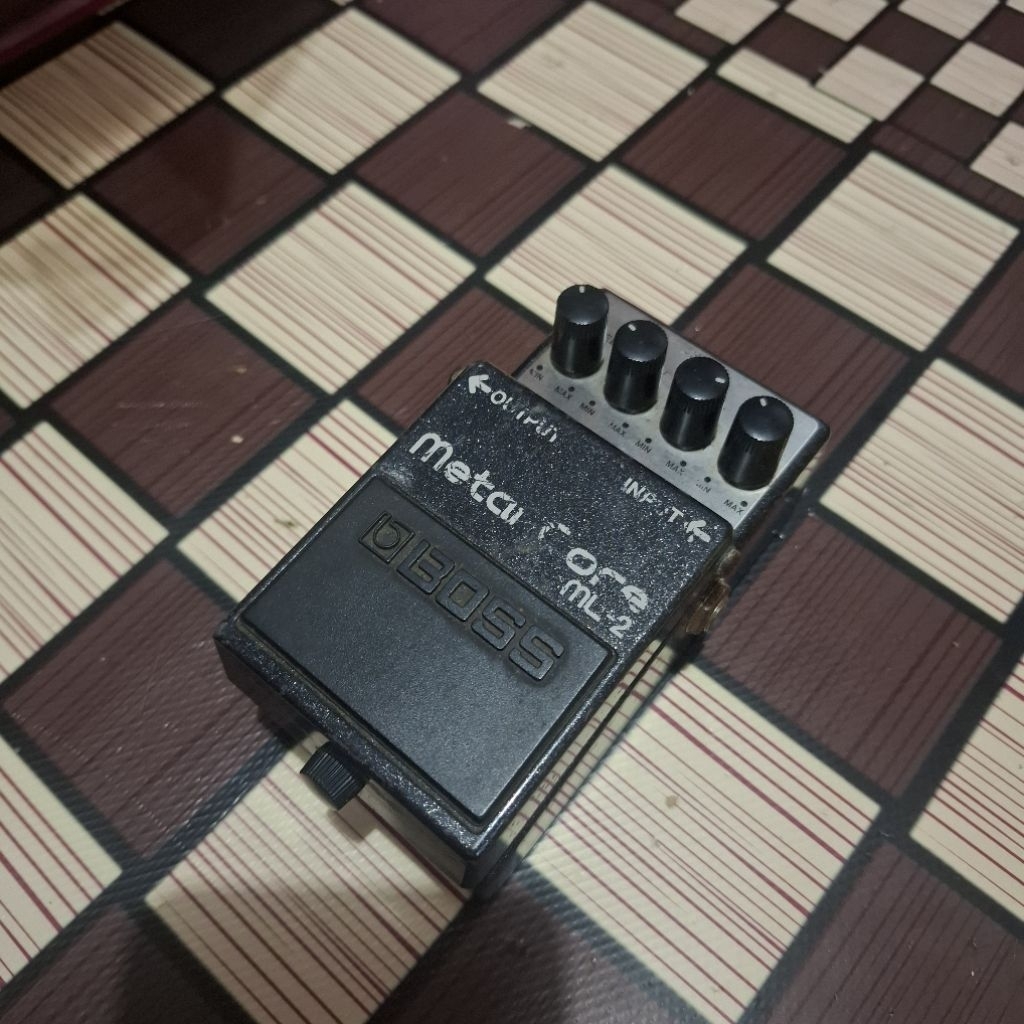 Efek Gitar Boss ML2 Metal Core