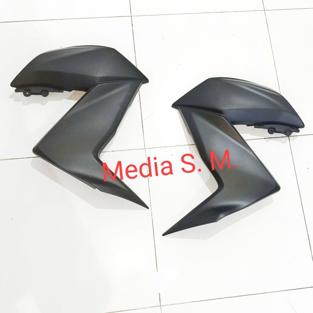 Fairing original Kawasaki Z250 (Sepasang)