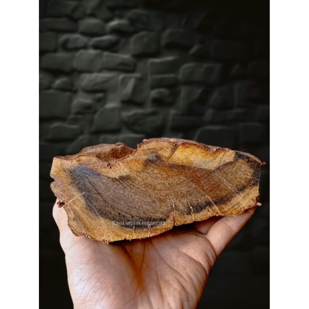 KAYU GAHARU BUAYA SUPER BONGKING 1 KG PRODUK ASLI