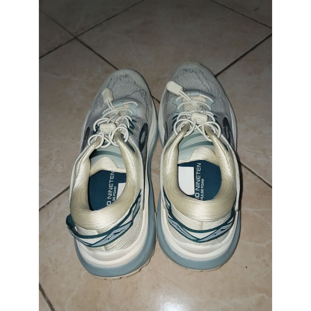Sepatu Trail Run 910 Mars Jezero - size 41