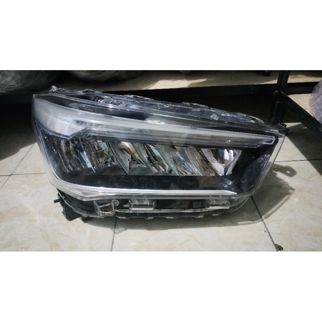 headlamp lampu depan toyota raize
