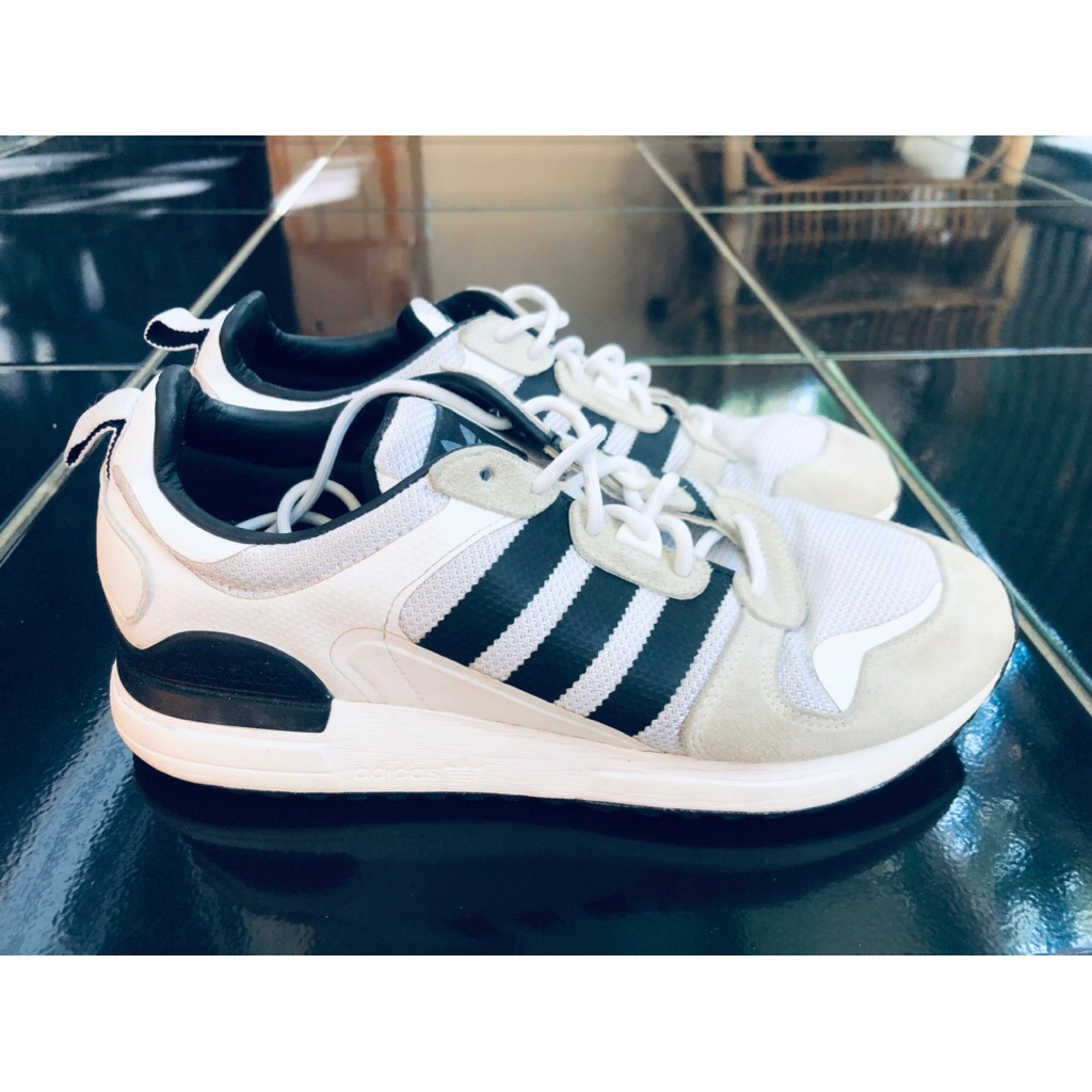 Sepatu adidas zx 700HD size 41