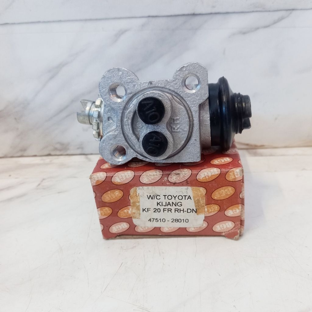 Master rem wheel cylinder depan RH / kanan toyota kijang Kf20 BGF 47510-28010