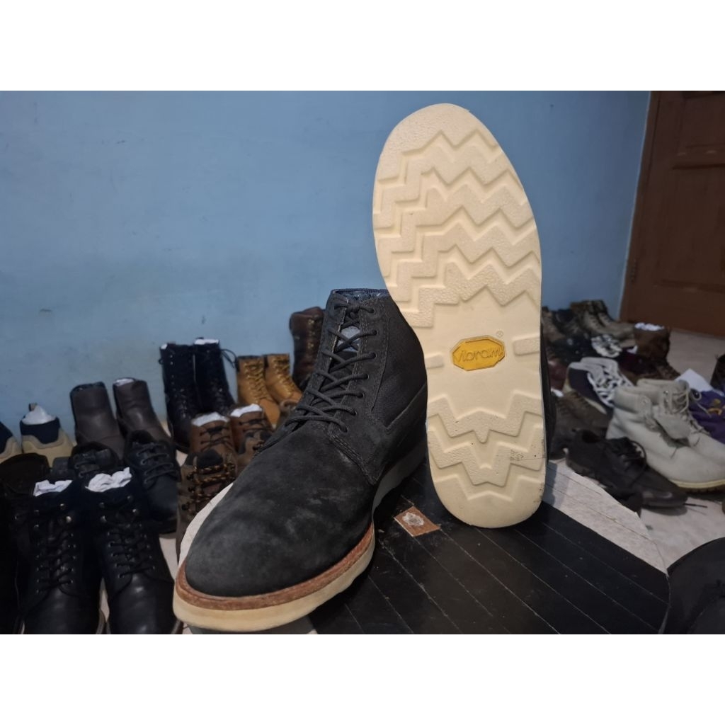 Sepatu Boots Second Vans OTW Collection Size 41 Tapak Vibram