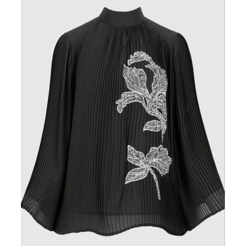 Benang Jarum Elodie Pleats Blouse Black
