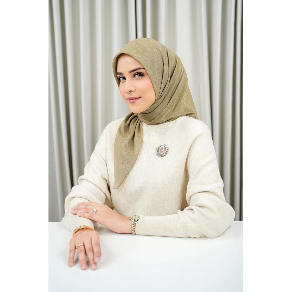 BUTTONSCARVES JILBAB MONOGRAM SCRAMBLE READY STOCK SIAP KIRIM BALIKPAPAN NEW BUKAN SECOND PRELOVED B