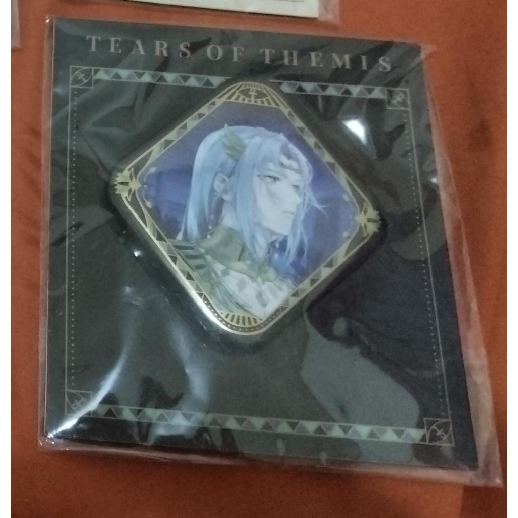 READY STOCK VYN/MO YI (TEARS OF THEMIS) BAGDE