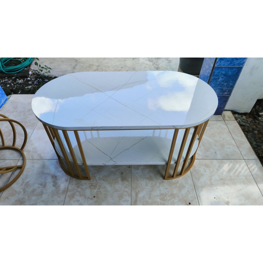 meja ruang tamu oval minimalis