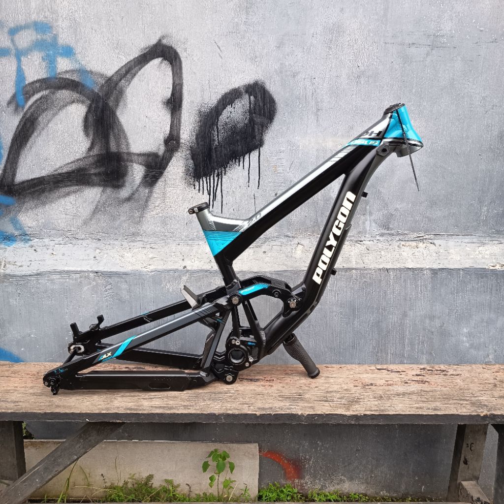 Frame Polygon Collosus DH2 27.5