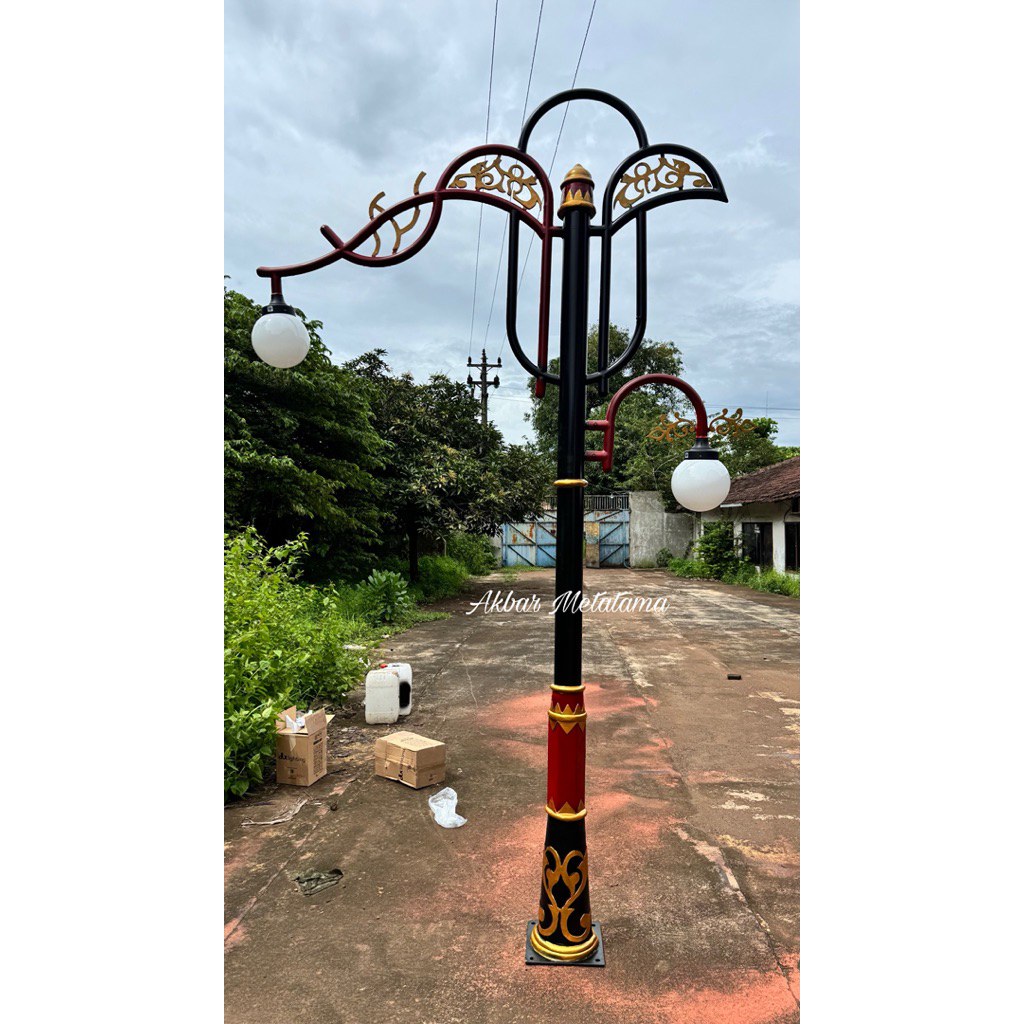 Tiang lampu jalan taman antik