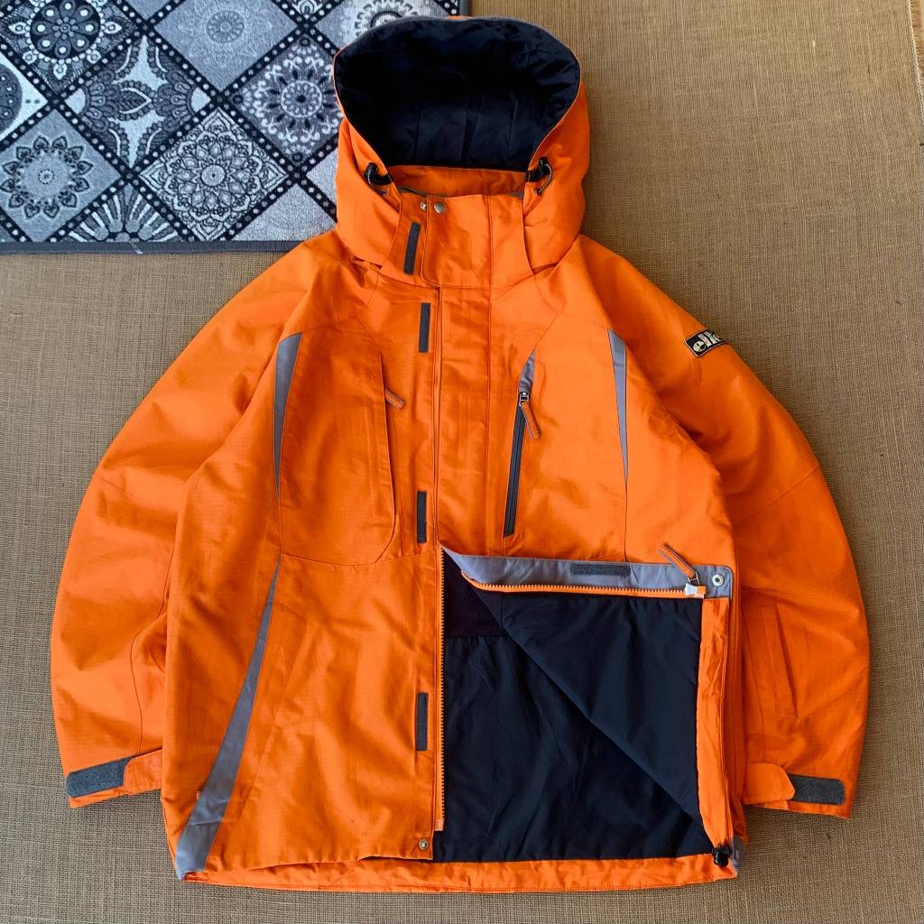 jaket Jaket Gunung Ellesse size L (anti air) 100% original 140426J