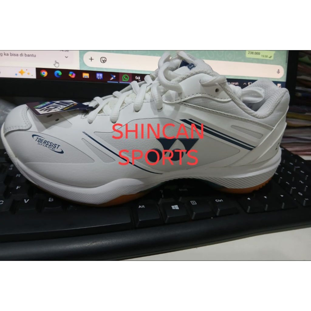 SEPATU BADMINTON YONEX SHB 65 Z4 WIDE MEN