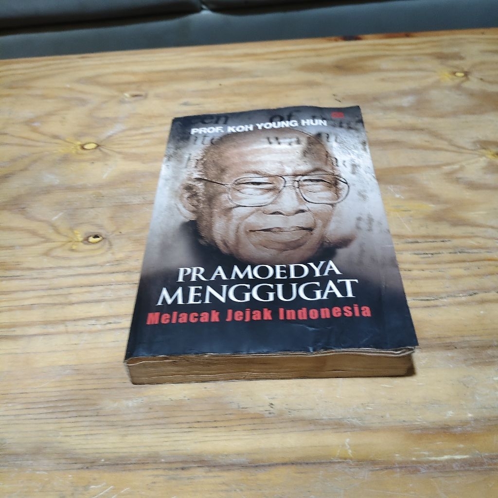 Buku Pramoedya Menggugat Melacak Jejak Indonesia
