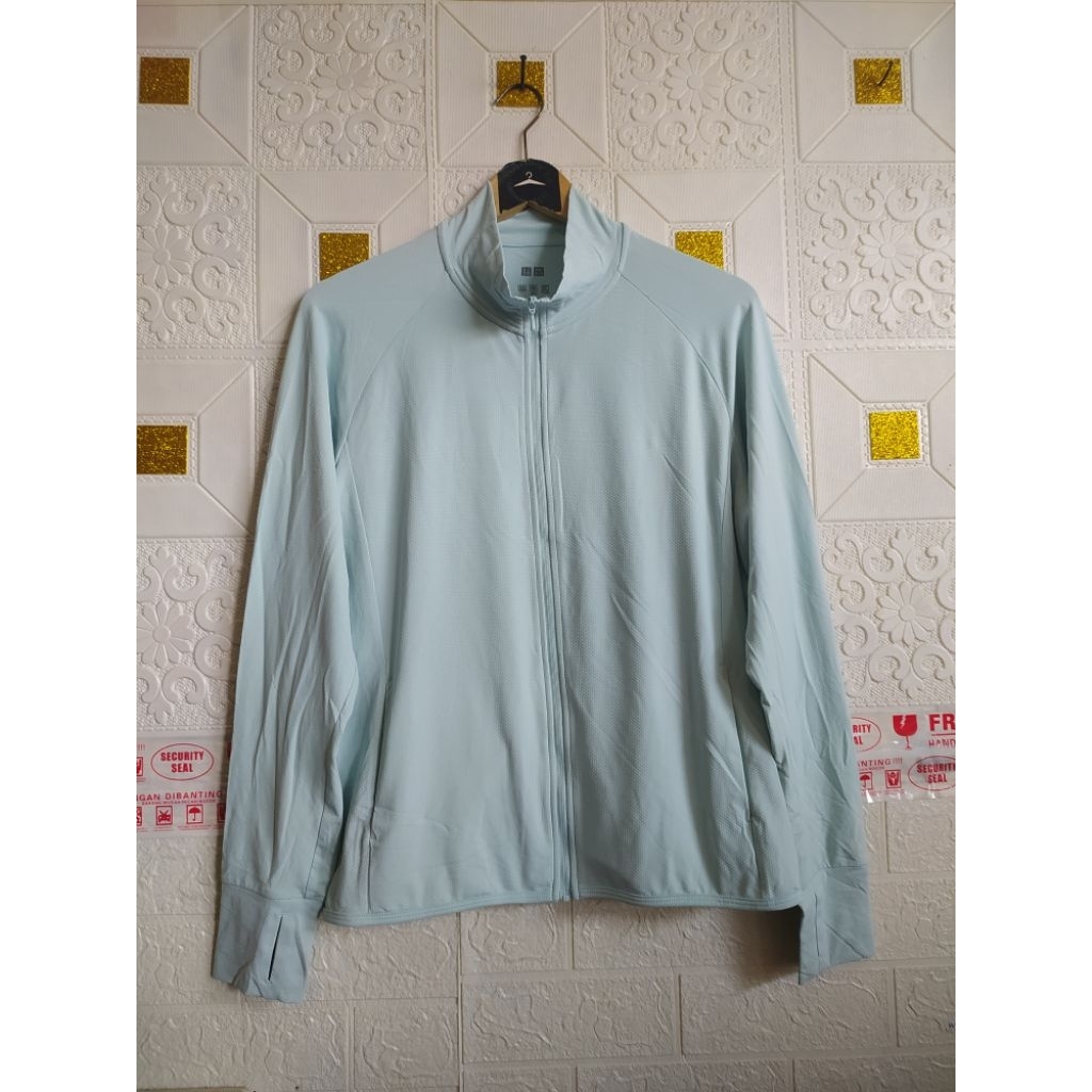 jaket running UNIQLO airism mint 02