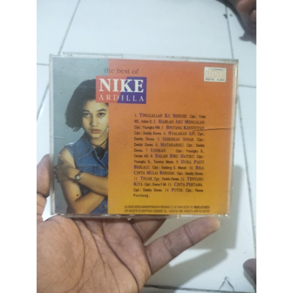 COVER BELAKANG CD NIKE ARDILLA ORIGINAL
