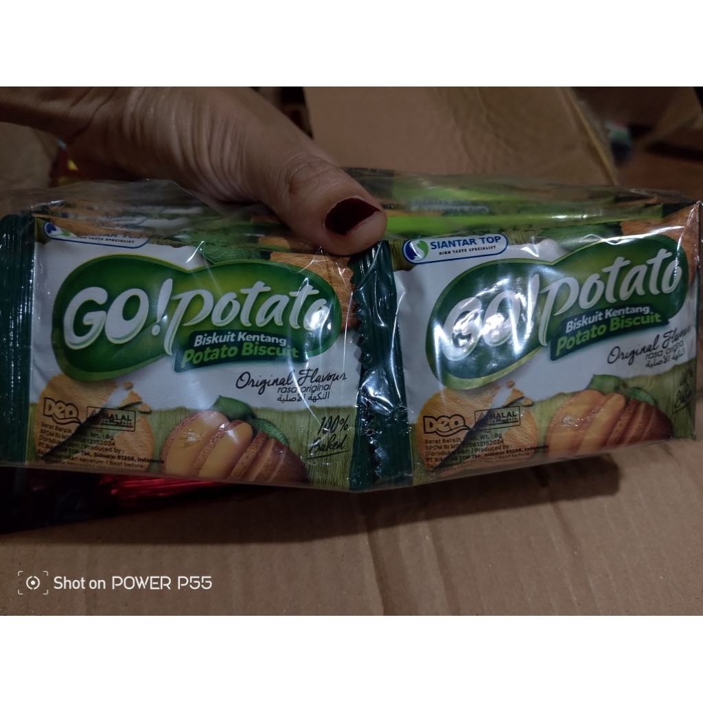 Biskuit kentang Go Potato 1 pack isi 20 bungkus (2 renceng)