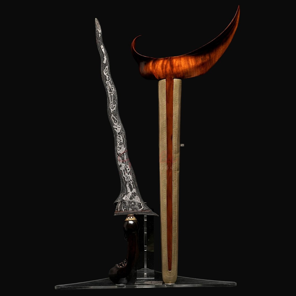 Keris Sempono Luk 9 Pamor Kulit Semangka Tangguh Madura Sepuh