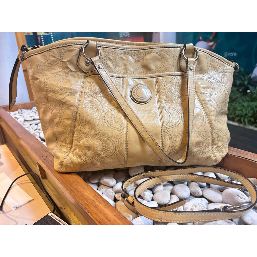 Tas Wanita Preloved Coach Emboss Signature Original Beige Leather Tote Bag Shoulder Bag Original
