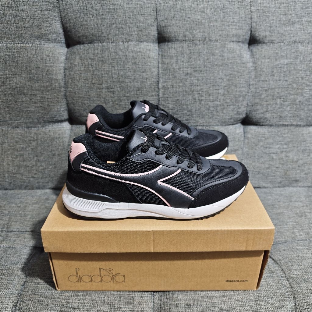 Diadora Sneakers NAVIS Women's - Black [DIACA250609B]