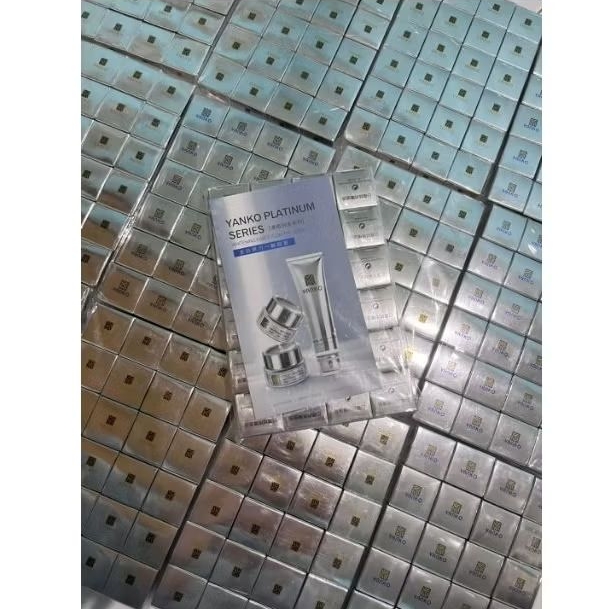 Krim Yanko platinum  Krim siang dan krim malam