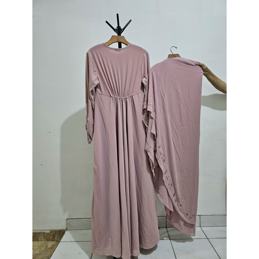 Gamis Syar'i + Hijab By Qnanz