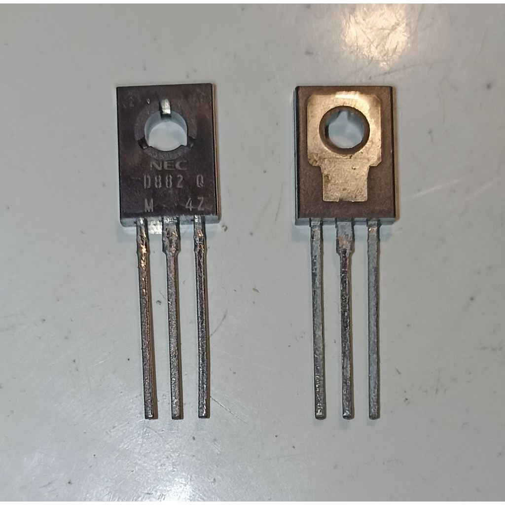 Transistor D 882