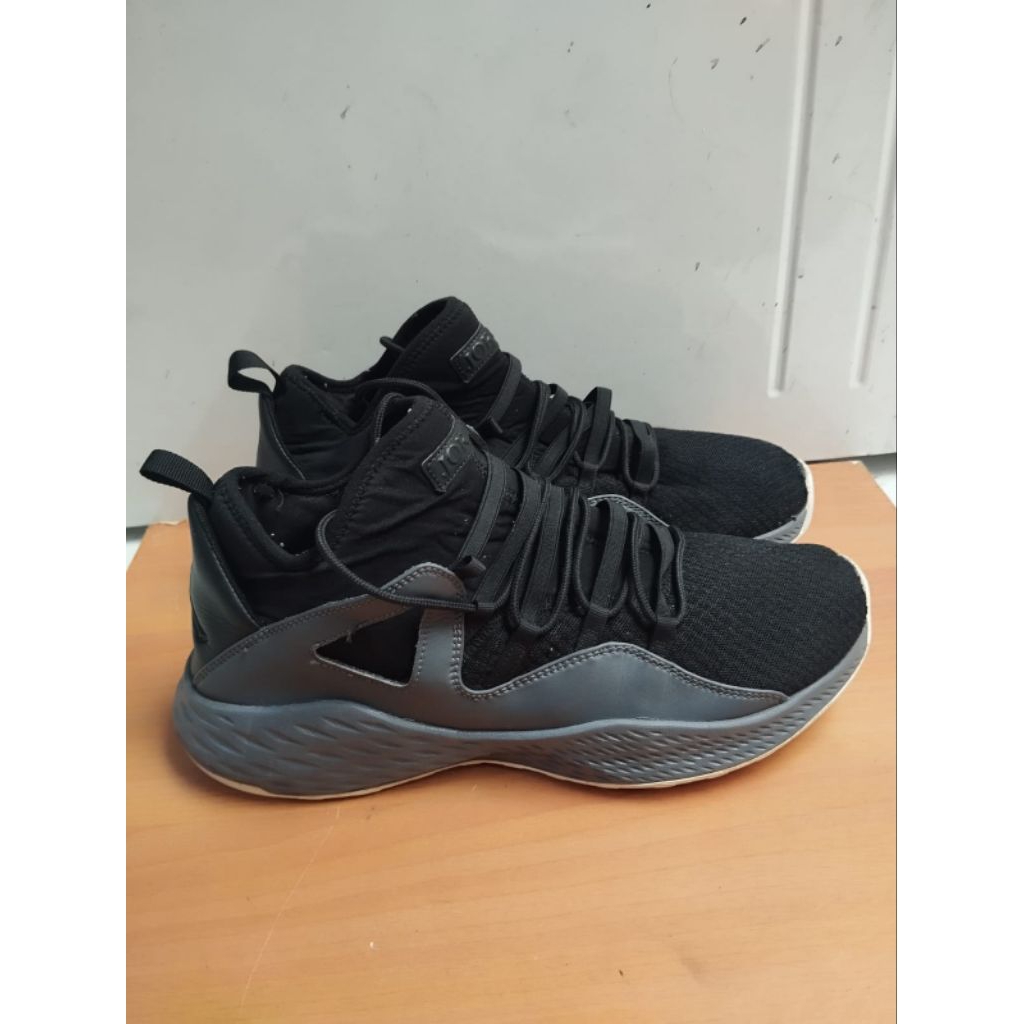SEPATU BASKET SNEAKERS CASUAL NIKE JORDAN FORMULA SIZE 45 BEKAS PRELOVED